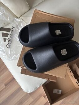 Yeezy slide