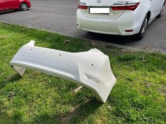 Predám zadný nárazník na Toyota Corolla 2017 (E17)