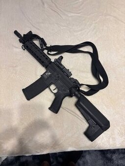 Delta Armory airsoft zbraň M4 CQB-R Charlie Čierna