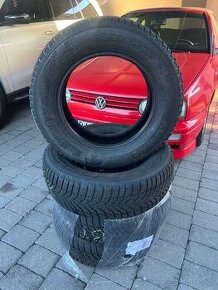Zimme Kumho Wintercraft 215/65 R16
