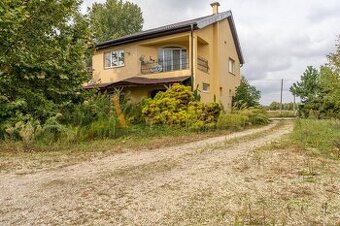 ALL INCLUSIVE l NA PREDAJ 8 IZBOVÝ RODINNÝ DOM, OKOLIČNÁ NA