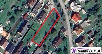 Stavebný pozemok Valča 1014 m2, všetky IS