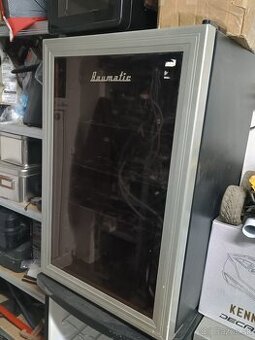 Termoelektrická vinotéka Baumatic BL28