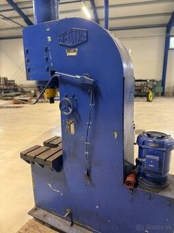 Hydraulický lis Netstal