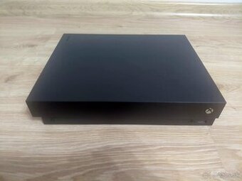 Xbox One X 1TB ( 2x Ovladač )