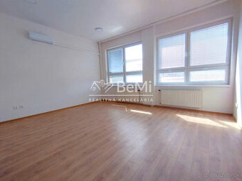 Kancelársky/prevádzkový priestor na prenájom-Lučenec