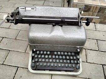 Predám písací stroj