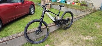 Bicykel YT Tues CF 2019 L 27,5"