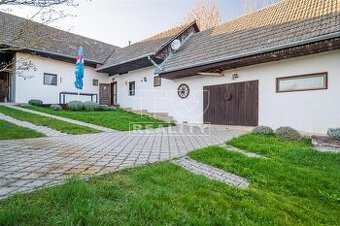 TUreality ponúka krásny dom s obrovským pozemkom v...