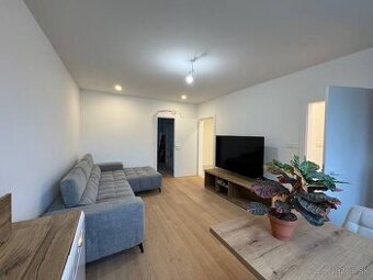 Na prenájom 4-izbový byt na Lachovej ul