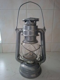 Petrolejová lampa