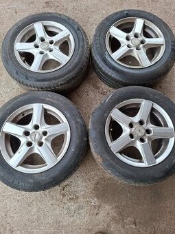 5x114.3 R15 elektrony Kia obuté na letných pneumatikach