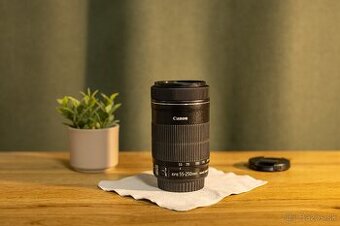 Canon EF-S 55-250mm f/4-5.6 IS STM (top stav)