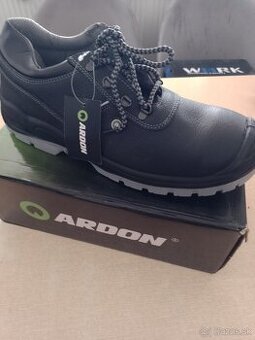 PredámNovú pánskú pracovnú obuv C:47