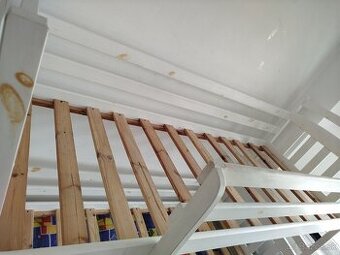 Detská dvojposchodova posteľ