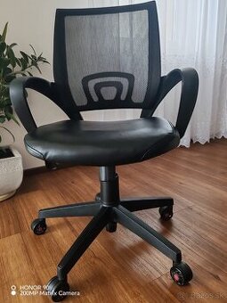 2 ks kancelárske stoličky so sieťovým operadlom - zachovalá