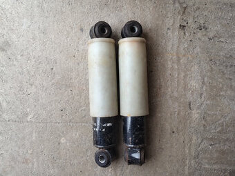 Tatra 603:nové zadné tlmiče,alternatívna montáž