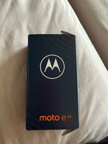 Predám mobil Motorola Moto E 30