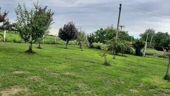 predam pozemok v Hadovciach