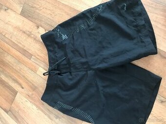 FERRARI/PUMA originál black pánske capri nohavice L