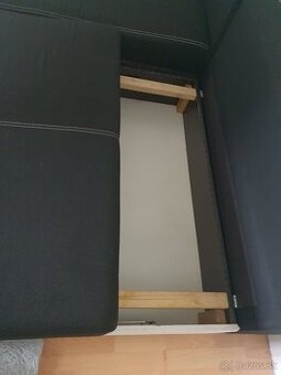 Rozkladacia sedačka s uložným priestorom
