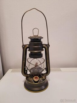 Starožitná petrolejová lampa meva 864