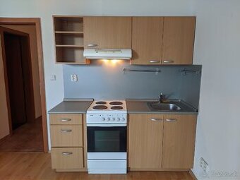 Predám komplet kuchynskú linku + sporák Gorenje v cene