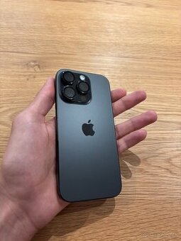 iPhone 16 Pro black - záruka do 04/26 - bohaté príslušenstvo
