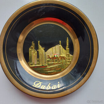 Predám okrasný tanier z DUBAJA,24k Gold