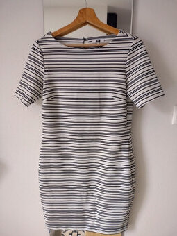 dámske šaty ciernobiele