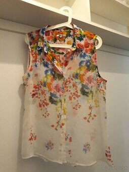Letna bluzka s kvetmi