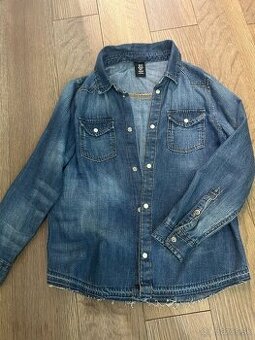 malo nosene oblecenie Chlapcek