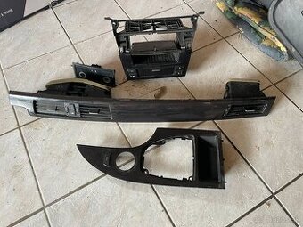 BMW E60 E61 LCI facelift Piano black čierne dekor lišty