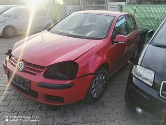 Lacno rozpredám VW Golf V na náhradné diely