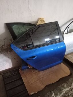 Práve dvere škoda Octavia 3 sedan