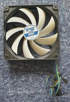 Arctic Cooling F12 PWM - ventilátor