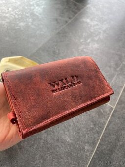 Dámska kožená peňaženka Wild červená.