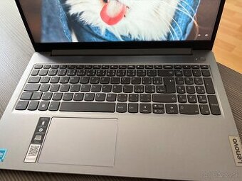 PREDÁM NOTEBOOK