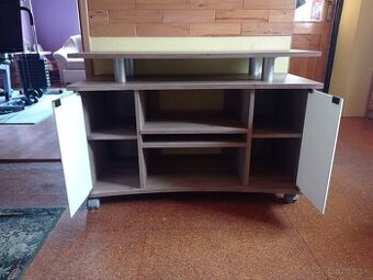 TV STOLÍK