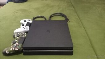 Playstation 4 slim