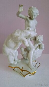 Porcelánová soška