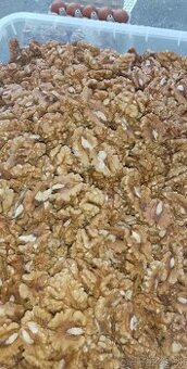 Pekný deň predám lupane orechy