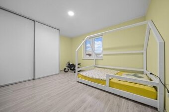 PREDAM DOMCEKOVU POSTEL