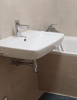 Umývadlo, sifón, 2x batérie Hansgohe