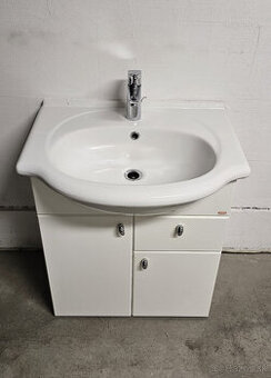 Kúpeľňová skrinka s umývadlom + batéria Hansgrohe Focus