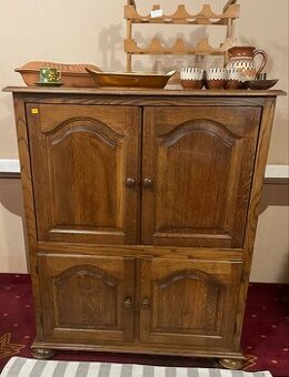 komoda, masiv, v 133cm, s 110 cm, h 54 cm, bazar