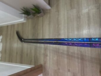 ✅ HOKEJKY BAUER TWITCH - BLUE & PURPLE - 77 FLEX - P28 ✅