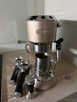 Kávovar Delonghi dedica