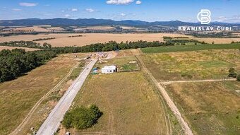 Nová cena. Predaj, stavebný pozemok, rozloha 1032 m2, obec P