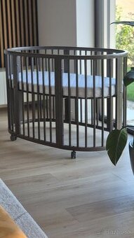 Stokke Sleepi postieľka